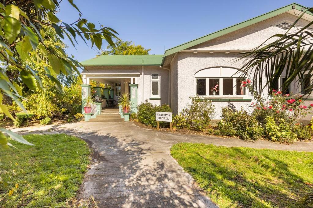 History @ Renall Masterton Exterior photo
